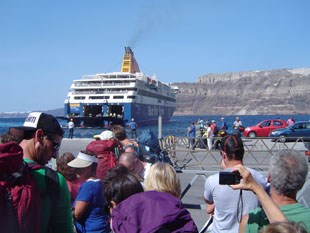 ferry  Santorin